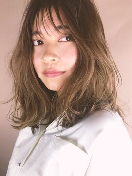 ラグゼ(Luxe) 大人可愛いニュアンスセミディ【Luxe 高橋あや】表参道