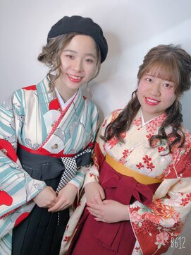 シーデン(C-den) 友達で赤×青　卒業式袴着付け　ヘアセット