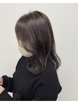 シェノン 梅田(CHAINON)&nbsp;韓国風レイヤーカットくびれミディ×アッシュグレージュ