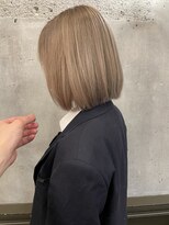 ジョージ(Jo-Ji)&nbsp;【武藤裕也】ハイトーン ベージュ ブリーチ ボブ ベージュボブ