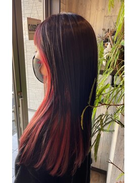イスト(hair salon ist) インナーカラー　ハイトーンカラー　レッド　ピンク　ロング