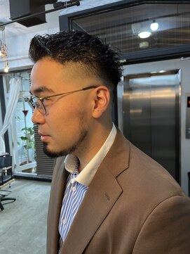 カノア(kanah) フェードカットバーバーヘアスキンフェード