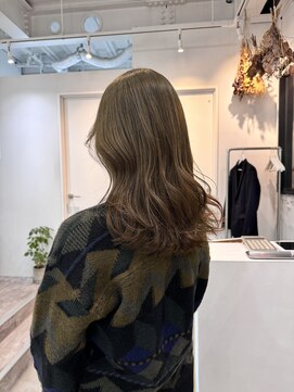 ロカ 表参道(loka) オリーブベージュ/ウェーブヘア[表参道/ブリーチ/ハイライト]Mai