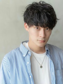 イオ 本厚木(io) 黒髪マッシュニュアンスパーマビジネスメンズカット刈り上げ