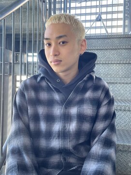 エアー 青山(AIR) ブロンドヘア/クロップヘア