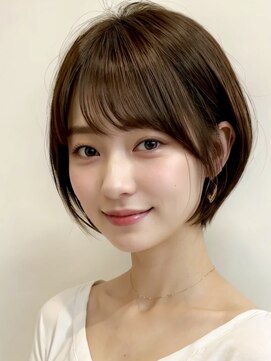 スー(suu) 大人ナチュラル耳かけショートボブくびれ丸みショート前髪あり