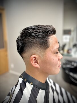 フジヤマバーバーショップ エビス(FUJIYAMA BARBER SHOP ebisu) fade【ebisu】