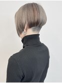 ◯刈り上げ前下がりショート　グレージュ　大人ツーブロック