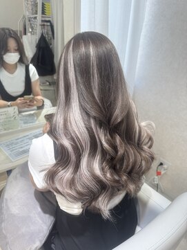 ミニルバイルルカ(minilu by LuLuca) エクステで作るハイライト