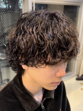 フィフス トウキョウ (fifth TOKYO) 渋谷波巻きツイストスパイラルパーマメンズカットマッシュウルフ