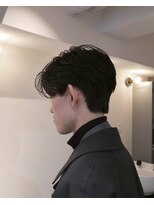 シーンバイラッド ヘルム(SCENE by RAD helm)&nbsp;メンズ清潔感センターパートツーブロックカットメンズカット艶感