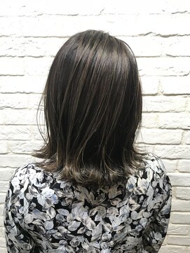 ニール(Neale.) ダークグレージュ