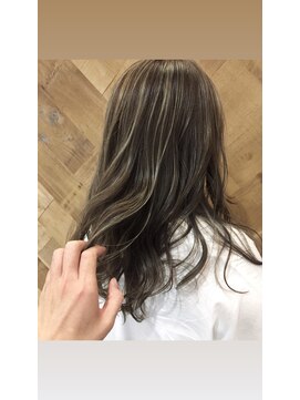 ロロネー 三国(Lolonois) 【Lolonois三国】ハイライトアッシュ