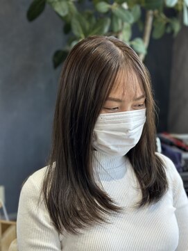 ミリ 国分寺(Mili) セミロングレイヤー&シルバーブラウンカラー