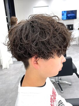 ノイセル 心斎橋(Noisyle) guest snap 刈り上げ前下がりマッシュ×シャドウパーマ