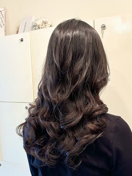 エフィールリアモ(afeel riamo) レイヤーカット/コテ巻き風パーマ/髪質改善/子顔似合わせカット