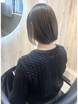 エイル 西梅田(eyl) ぱっっとボブ×グレージュ　伊達育海