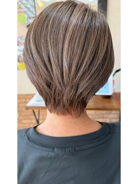 ヘアスタジオブービー ハイライト×ショート