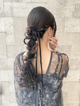 アムールマヤ タイト＆カーリー編みおろしヘアアレンジ