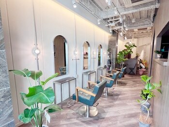 ソエル(Soell)の写真/【元町駅3分/三宮駅5分】ベテランスタイリストがマンツーマン施術☆一人ひとりに丁寧なカウンセリング◎