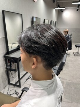 テクト バイアッシュ 吉祥寺店(Tect by Ash) ツーブロック刈り上げセンターパートマッシュ曲がる縮毛矯正