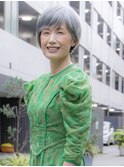 グレイヘアを上品に。オトナの丸みショート[40代50代60代]