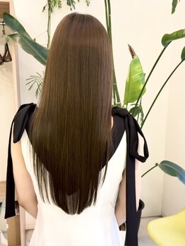 ヨシヘアー YOSHhairの写真/【髪質改善】当店こだわりの薬剤を使用し、ダメージを最小限に抑えながらもサラサラな髪質が叶う♪