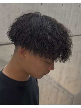 イーラ アメ村店(era) ツイストスパイラル　ツイストスパイラル眉カットメンズパーマ