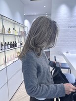 ステア ケース(stair case)&nbsp;レイヤー盛り盛りハイライト盛り盛り　白髪あり