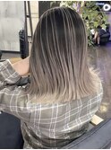 ピンクベージュバレイヤージュ