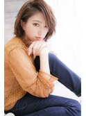 ホワイトベージュのふんわりショートボブ