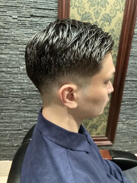 プレミアムバーバー 赤坂店(PREMIUM BARBER produce by HIRO GINZA) バーバーフェード【ヒロ銀座】赤坂/理容室/床屋