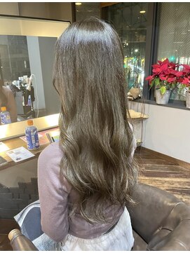 ヘアアンドメイク エジェリ(hair&make egerie) 襟足インナーカラー・ウェーブロング