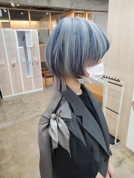 フリーラ 京都河原町三条店(freera) シルバー×ブルー×ウルフ