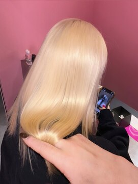 ダズリングディア(Dazzling Deer) 抜きっぱなしブロンド/ハイトーン/似合わせカット/レイヤー