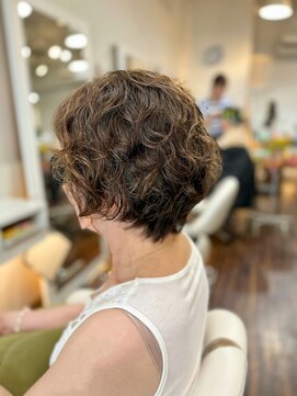 ティティーサッポロ(tity sapporo) ツヤ感大人パーマスタイル