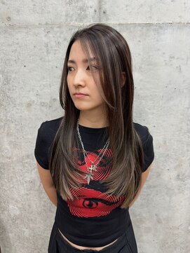 ヌエン 渋谷(NU/EN) ミルクティーグレージュハイライトレイヤーカット