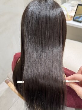 カエラ バイ アメリ(kaela by ameri) 【kaela misaki】乾燥にも負けない酸性ストレート◎