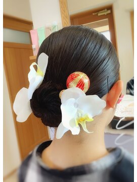 ヘアリエ(Hairie) 和装用、上品お団子ヘア