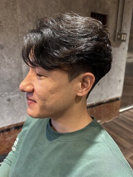 爽やかビジネス毛流れセンターパート