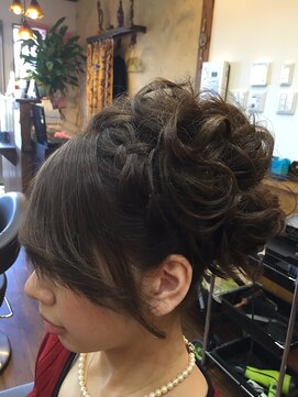 サンスマイルヘアー(Sun Smile hair) 編み込みアップスタイル