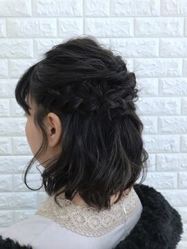 ジェイ エヌ バイ ネオリーブ(J/N by neolive) 【neolive east】シンプルハーフアップ♪