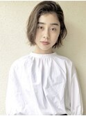 大人世代に人気の前髪かきあげボブ