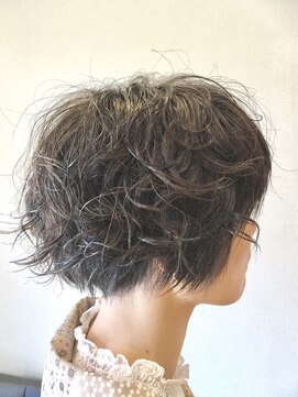 バトン(BATON) エッジのきいたパーマ