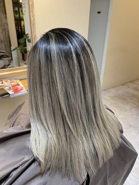 シュアーヴ(SUAVE) 【SUAVE/北巽】ホワイトシルバーバレイヤージュ☆