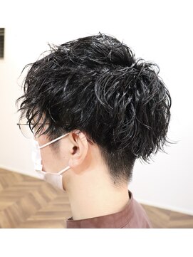 ウィスカーヘアー(whisker hair) 波巻きツイストスパイラル