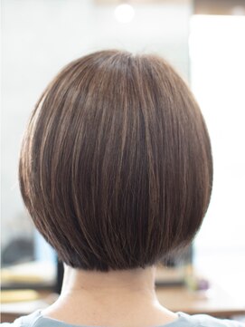 ルルン(Lu-Lun) 【Lu-Lun】白髪ぼかし脱白髪染めハイライト×丸みボブ 亀有 綾瀬