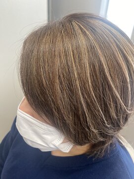 ドゥージングヘアースクラッチ(Dozing Hair Scratch) マッシュウルフ風ヘア