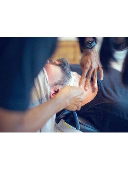 第一印象を左右する眉毛のお手入れも◎トータルでの身だしなみケアは<VOLPE barber shop>にお任せください