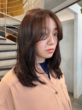 ロライマ 中目黒(roraima) ミディアムレイヤー大人バング艶髪ナチュラルブラウン